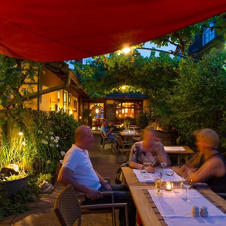 Hotel-weinhaus Stern Отель Бюргштадт