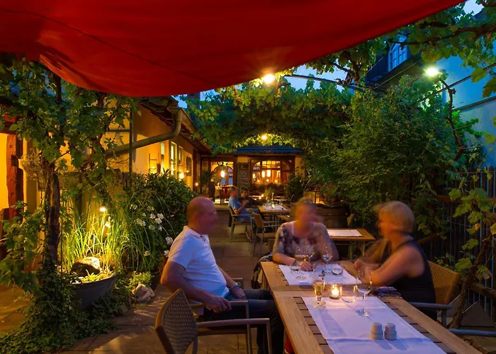 Hotel-weinhaus Stern Отель Бюргштадт
